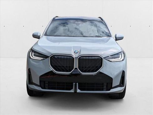 Used 2025 BMW X3 xDrive30i w/ M Sport Package image 5