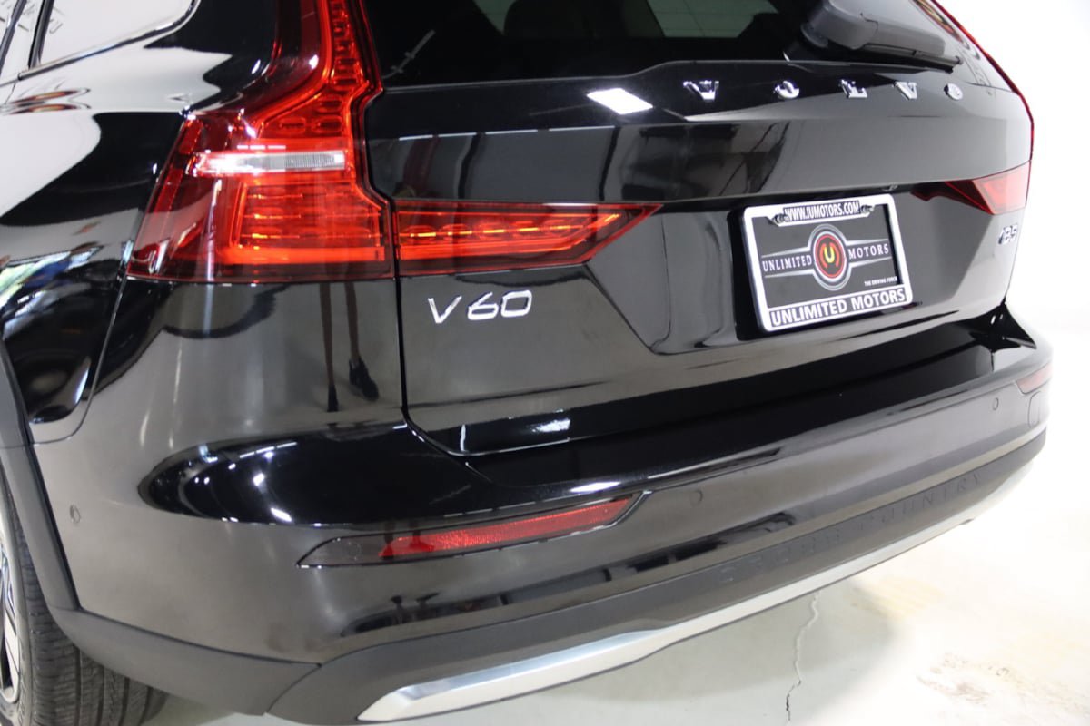 Used 2026 Volvo V60 B5 Cross Country Plus AWD/4WD image 61