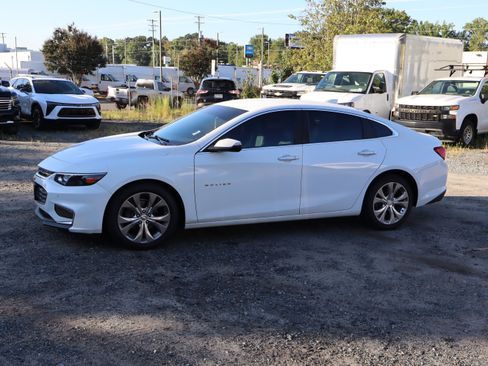 Used 2017 Chevrolet Malibu Premier w/ Driver Confidence Package FWD image 18