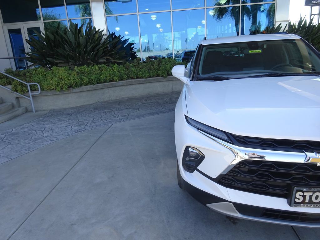 Certified 2023 Chevrolet Blazer LT w/ Convenience Package FWD image 29