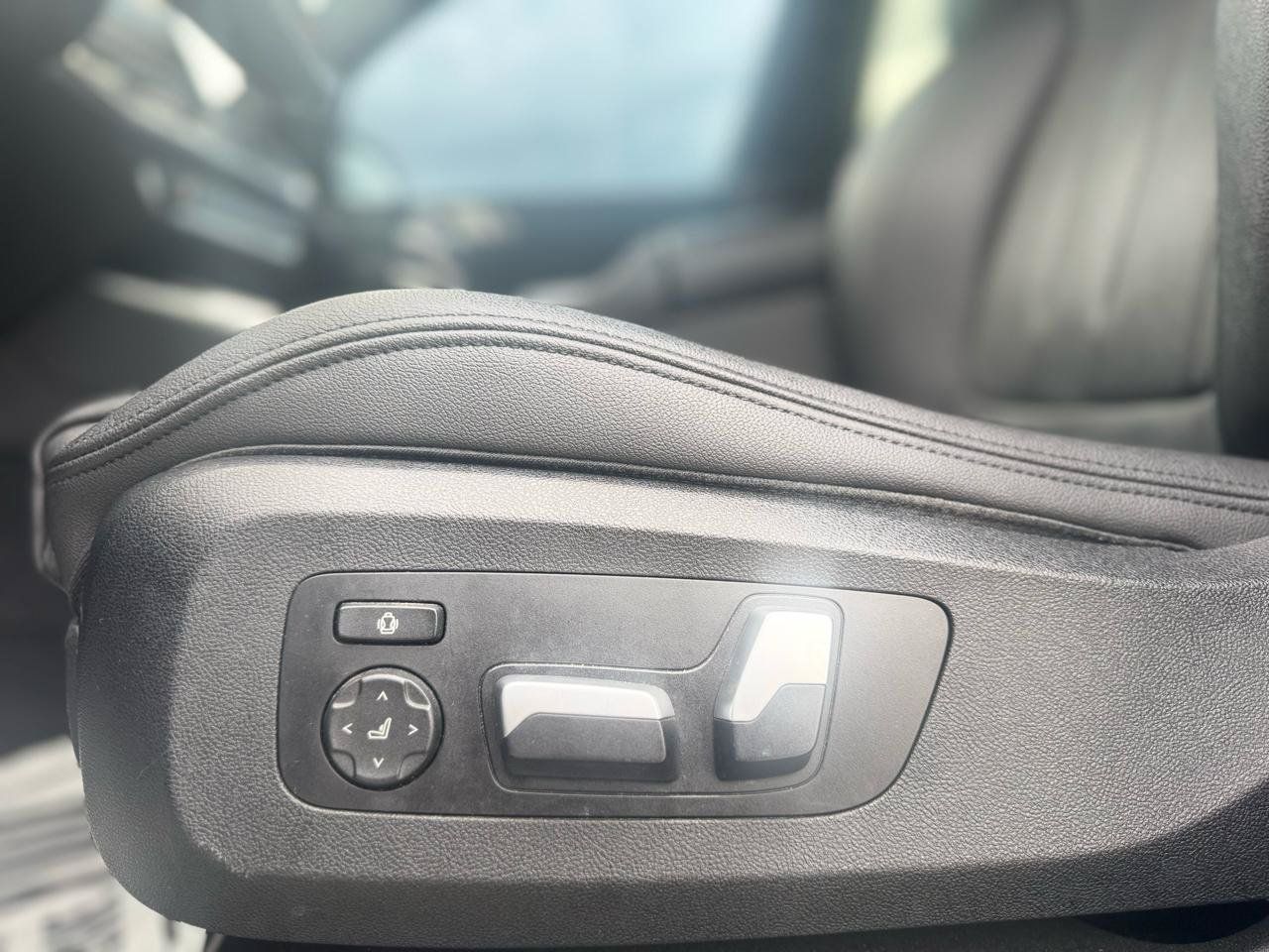 Used 2020 BMW X5 sDrive40i w/ Premium Package RWD image 45