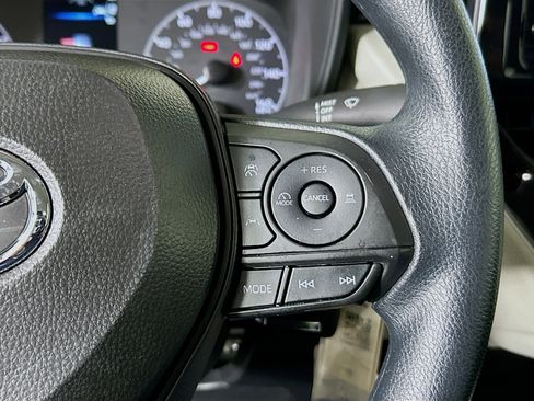 Used 2024 Toyota Corolla LE FWD image 17