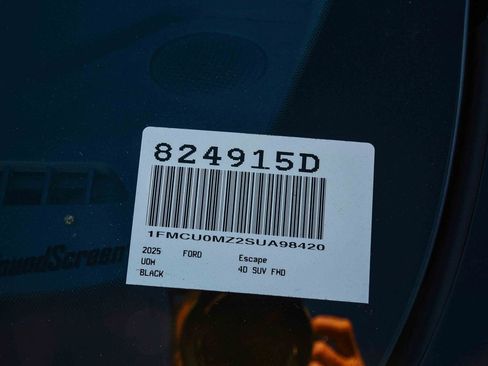 Used 2025 Ford Escape ST-Line w/ Equipment Group 301A image 27