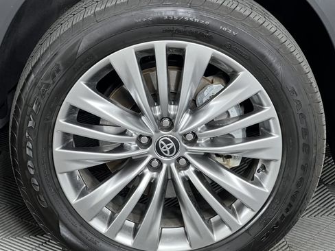 Used 2026 Toyota Highlander Platinum AWD/4WD image 15