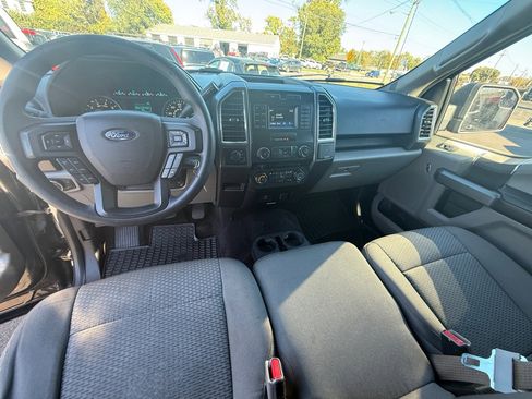 Used 2016 Ford F150 XLT image 11