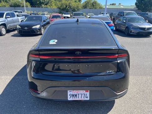 Used 2023 Toyota Prius LE FWD image 6