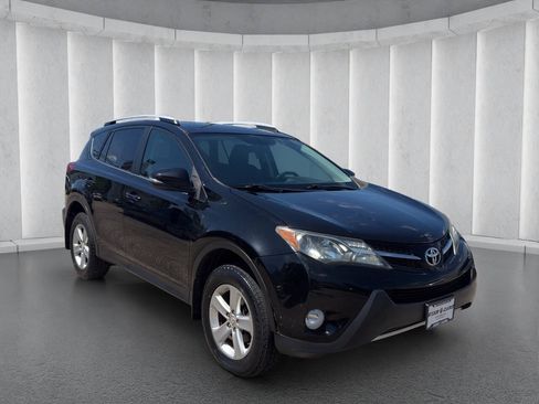 Used 2013 Toyota RAV4 XLE AWD/4WD image 7