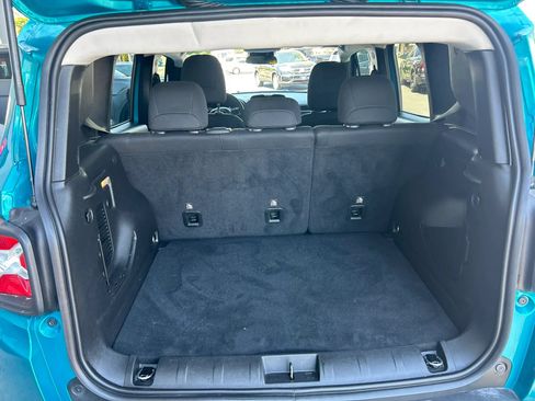 Used 2022 Jeep Renegade Latitude AWD/4WD image 20