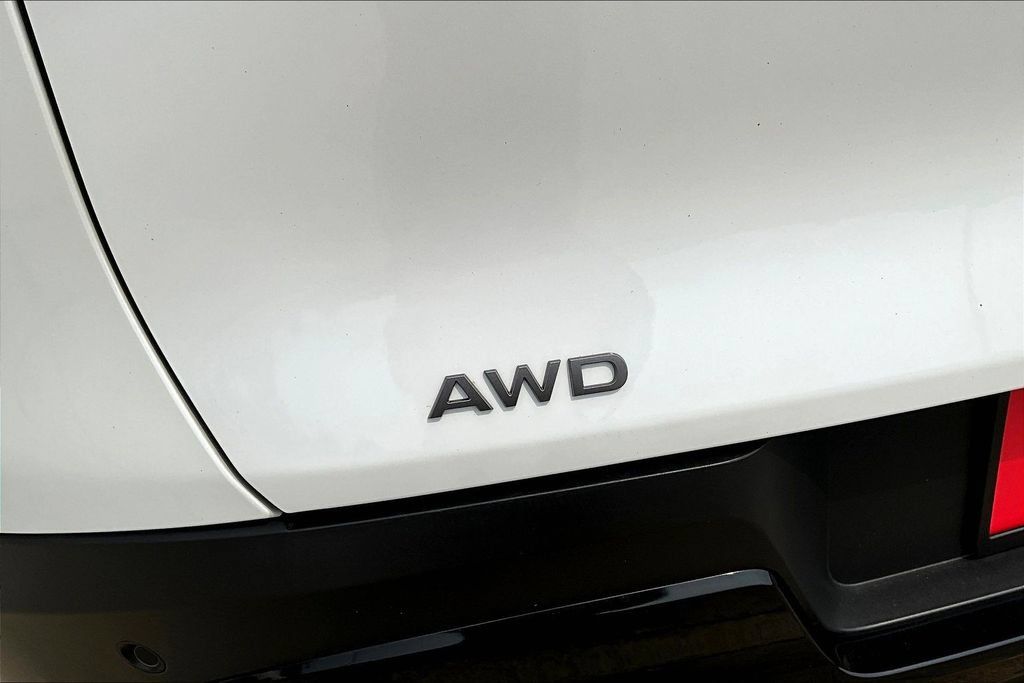 Certified 2025 Nissan Murano SV AWD/4WD image 10