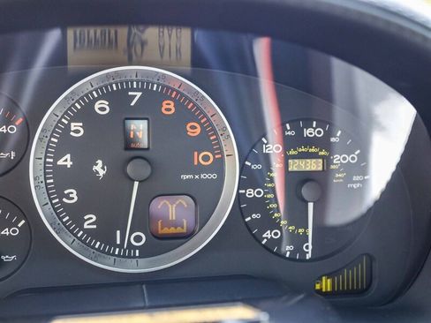 Used 2002 Ferrari 575M Maranello RWD image 37
