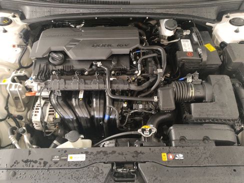 Used 2024 Hyundai Elantra SEL FWD image 30