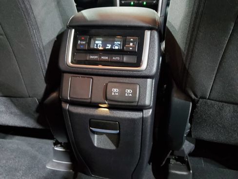 Used 2020 Subaru Ascent Premium w/ Convenience Package AWD/4WD image 22