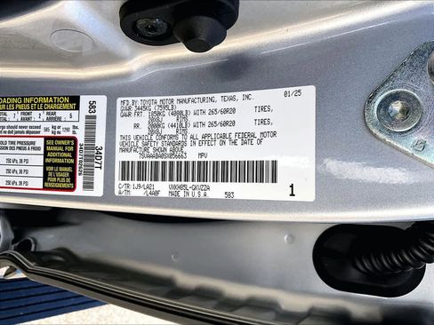 Used 2025 Toyota Sequoia Platinum image 37