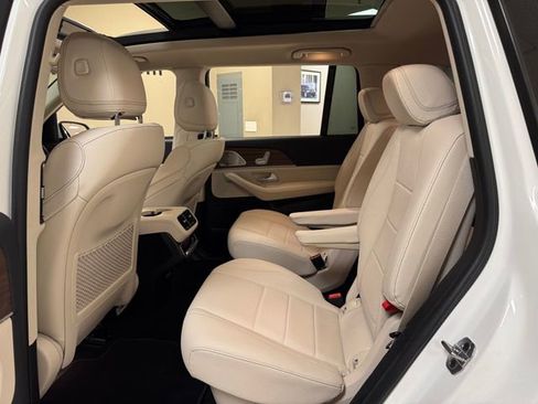 Used 2025 Mercedes-Benz GLS 450 4MATIC image 21