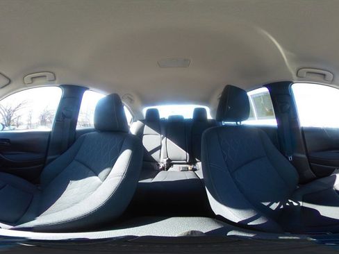 Used 2025 Toyota Corolla LE image 40