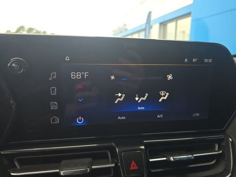 Used 2025 Chevrolet TrailBlazer RS w/ Convenience Package FWD image 16