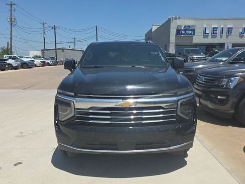 Used 2025 Chevrolet Tahoe LT RWD image 6