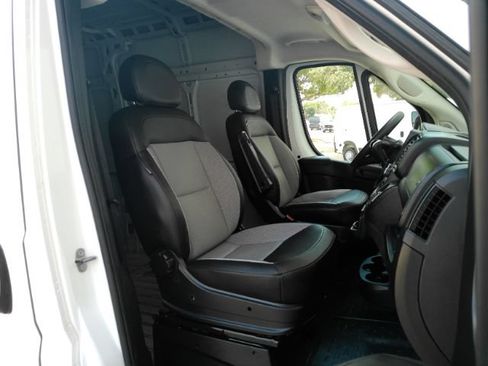 Used 2025 RAM ProMaster 2500 w/ Convenience Group FWD image 25