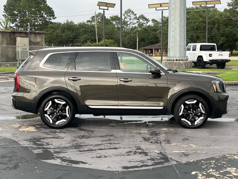 Used 2025 Kia Telluride S AWD/4WD image 10
