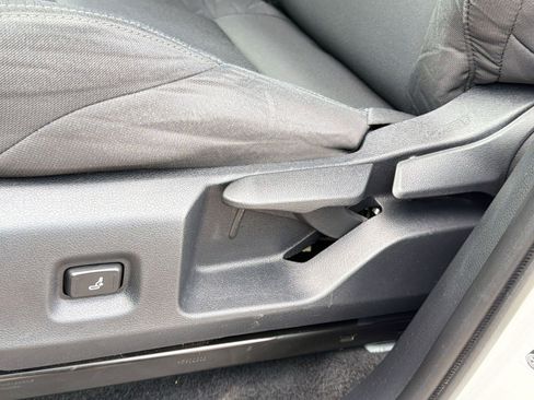 Used 2024 Toyota Tacoma SR image 13