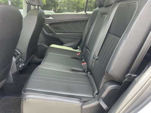 Used 2022 Volkswagen Tiguan SE FWD image 13