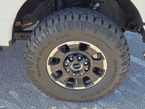 Used 2025 Ford F350 Lariat w/ Tremor Off-Road Package image 7