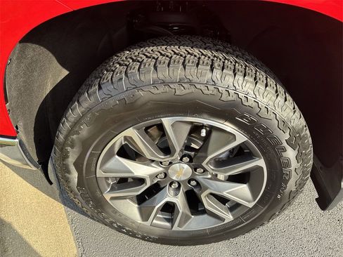 Used 2023 Chevrolet Silverado 1500 LT image 16