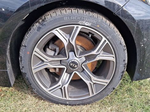 Used 2020 Kia Stinger GT-Line w/ Sun & Sound Package image 8