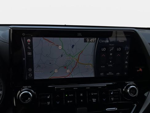 Used 2021 Toyota Highlander Limited FWD image 23