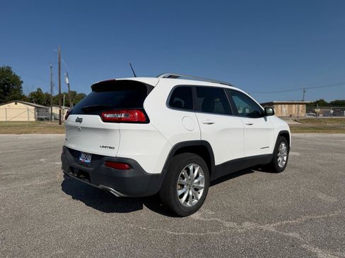 Used 2015 Jeep Cherokee Limited w/ Trailer Tow Group AWD/4WD image 3