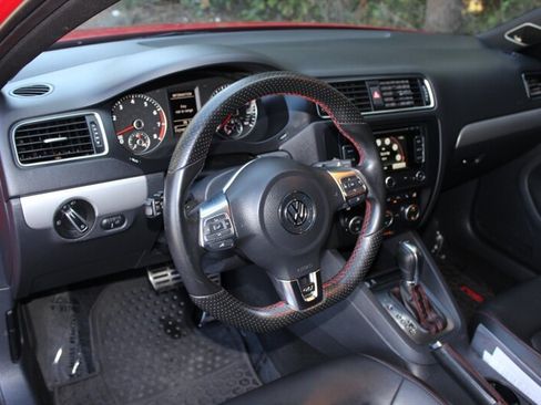 Used 2014 Volkswagen Jetta GLI Autobahn FWD image 9