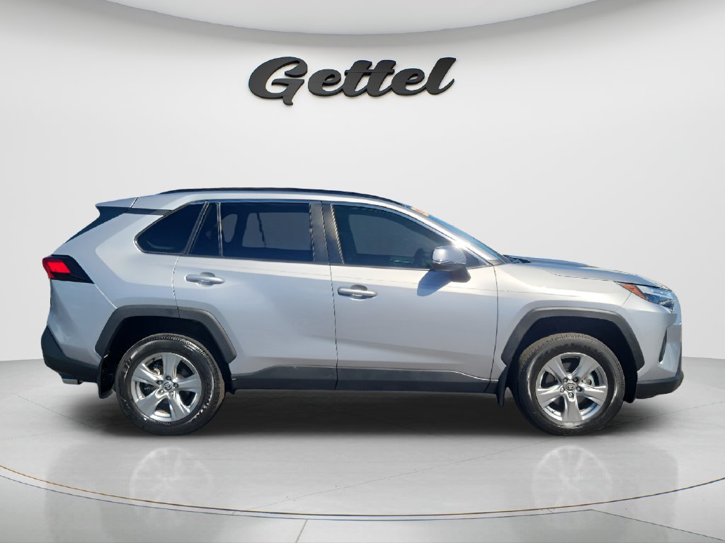 Used 2024 Toyota RAV4 XLE w/ Convenience Package FWD image 4