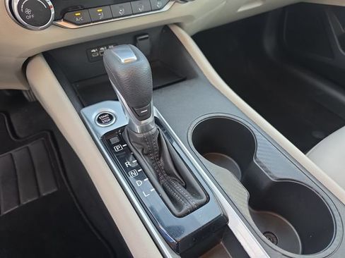 Used 2025 Nissan Altima 2.5 SV FWD image 22