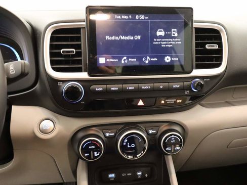 Used 2026 Hyundai Venue SEL FWD image 9