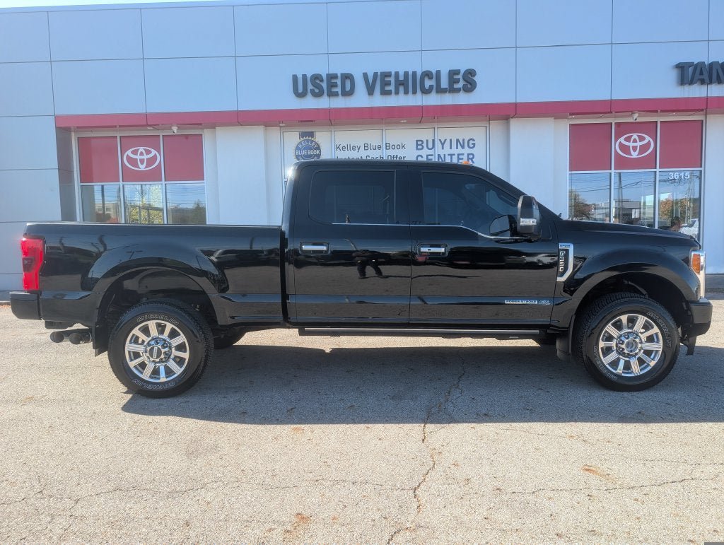 Used 2018 Ford F350 Limited AWD/4WD image 9