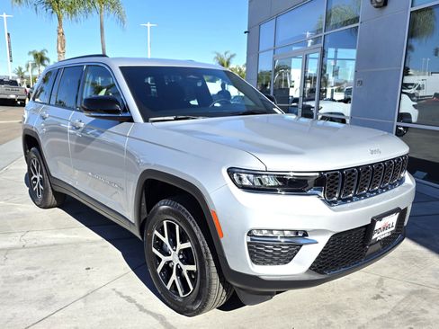New 2025 Jeep Grand Cherokee Limited image 6