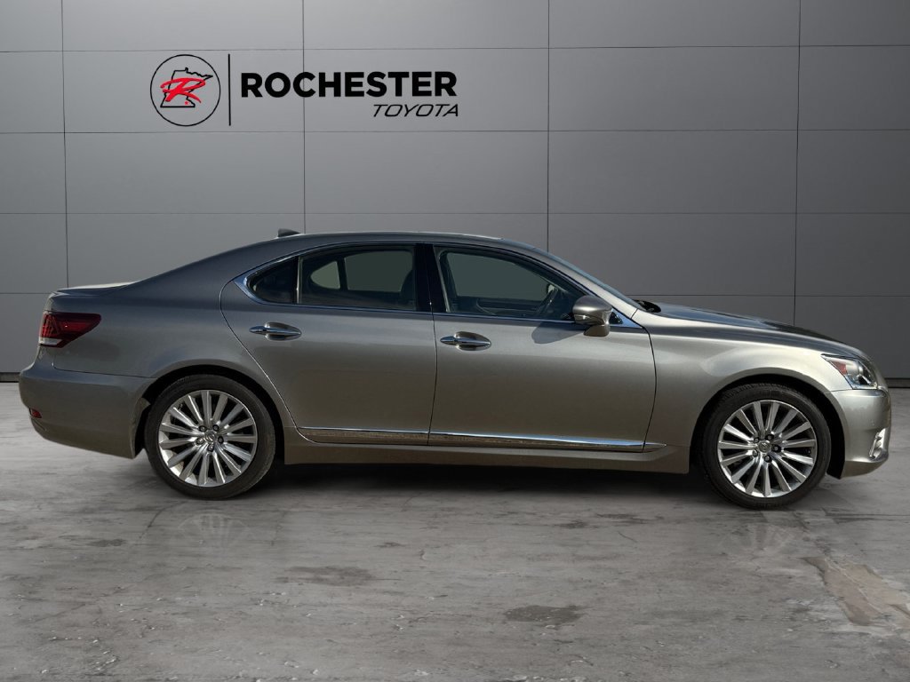Used 2016 Lexus LS 460 AWD w/ Comfort Package image 6