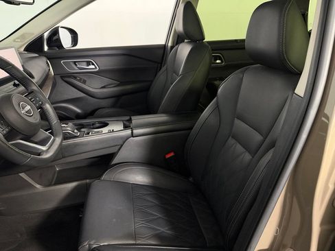 Used 2024 Nissan Rogue Platinum w/ Platinum Premium Package FWD image 23