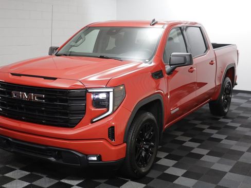 Used 2024 GMC Sierra 1500 Elevation AWD/4WD image 2