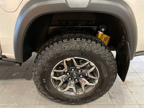 Used 2026 Chevrolet Colorado ZR2 w/ Technology Package image 9