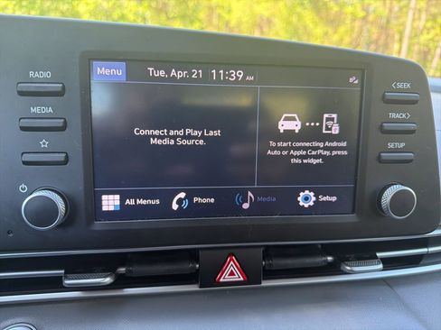 Used 2023 Hyundai Elantra SEL w/ Cargo Package image 18