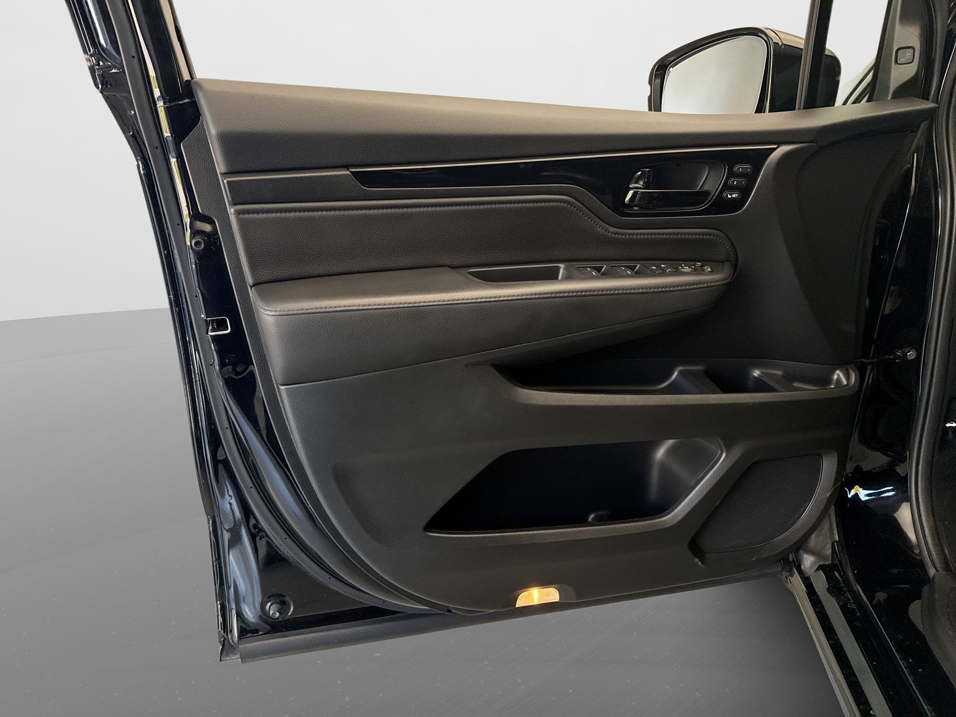 Used 2024 Honda Odyssey Elite image 9