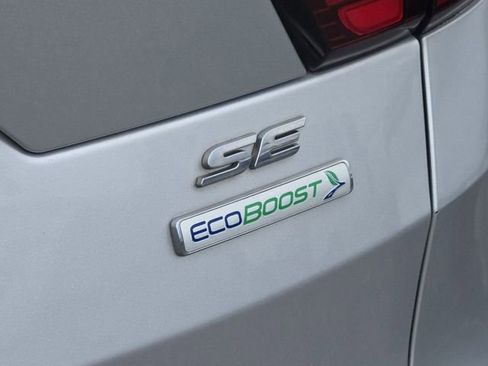 Used 2019 Ford Escape SE image 9