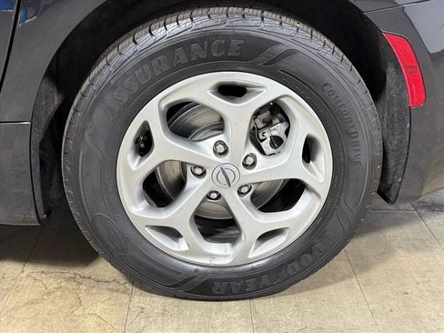 Used 2022 Chrysler Pacifica Limited image 15