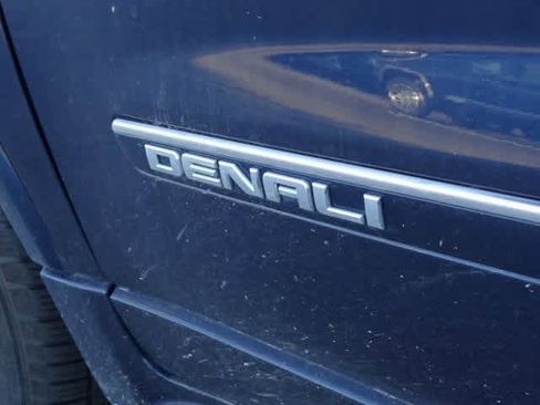 Used 2012 GMC Acadia Denali image 17