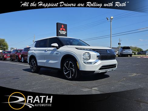 New 2025 Mitsubishi Outlander SE image 1