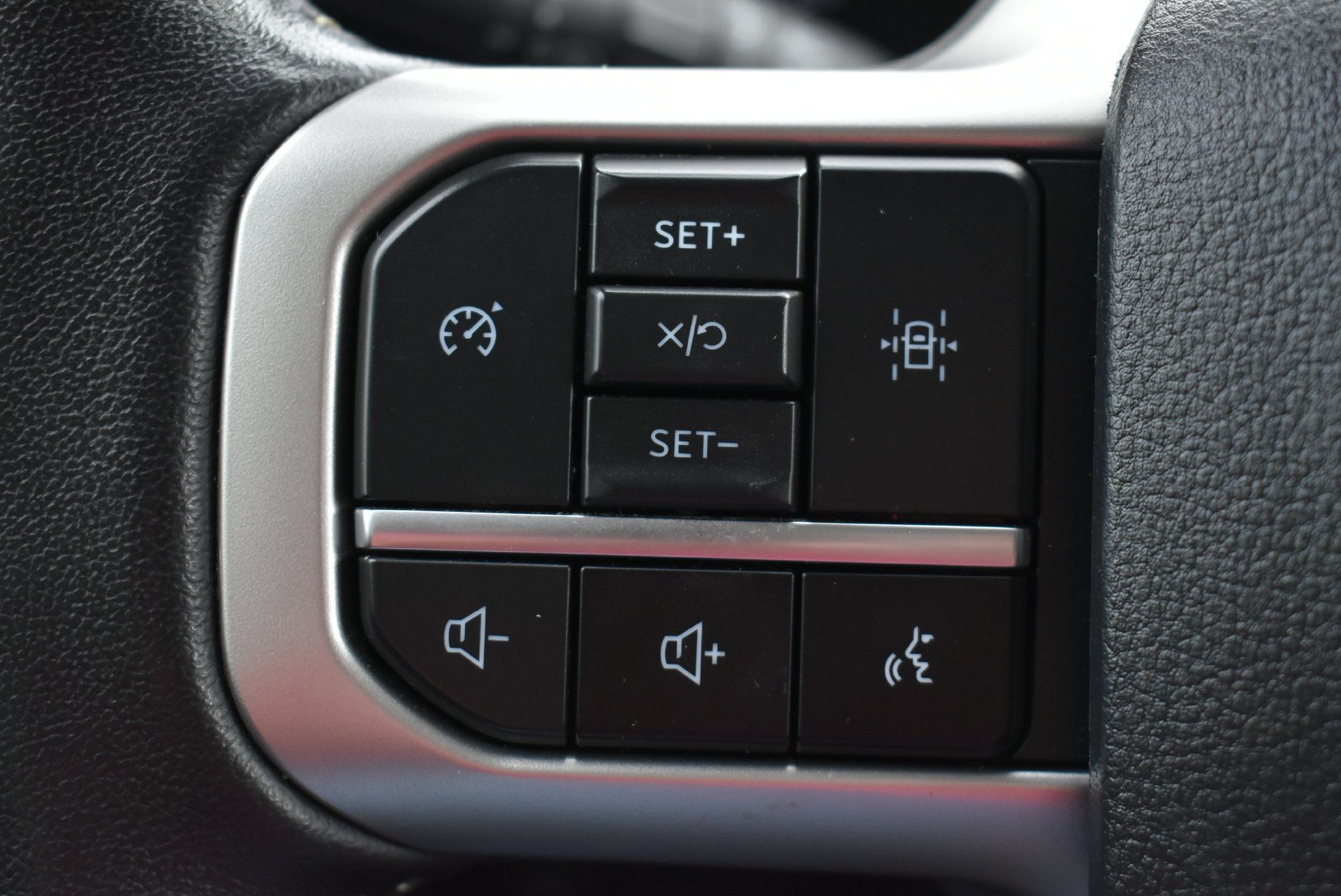 Used 2024 Ford Expedition XLT AWD/4WD image 19