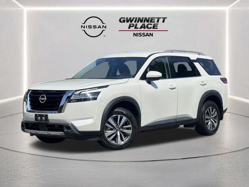 Used 2024 Nissan Pathfinder SL AWD/4WD image 1