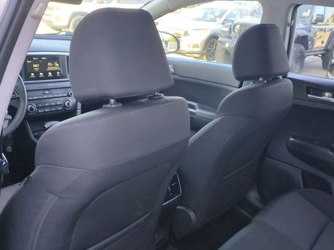 Used 2020 Kia Sportage LX FWD image 17