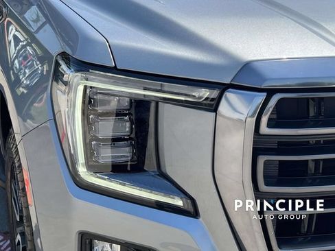 Used 2024 GMC Yukon AT4 w/ Technology Package AWD/4WD image 10